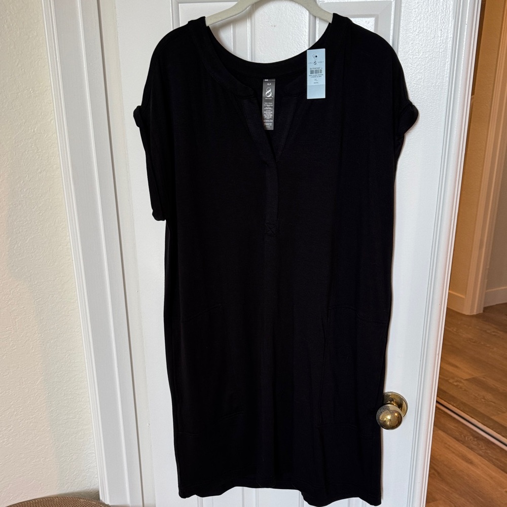 NWT Lou & Grey Black V-Neck Dress XLP
